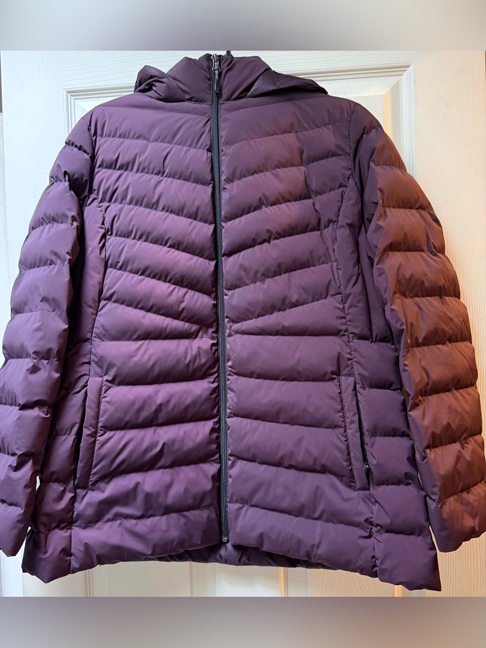 Women’s Lightweight Hooded Puffer Jacket - Plum